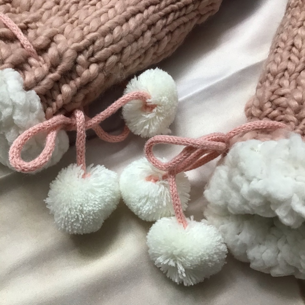 NEW Anti-Slip Sherpa Lined Socks - Picture 2 of 7